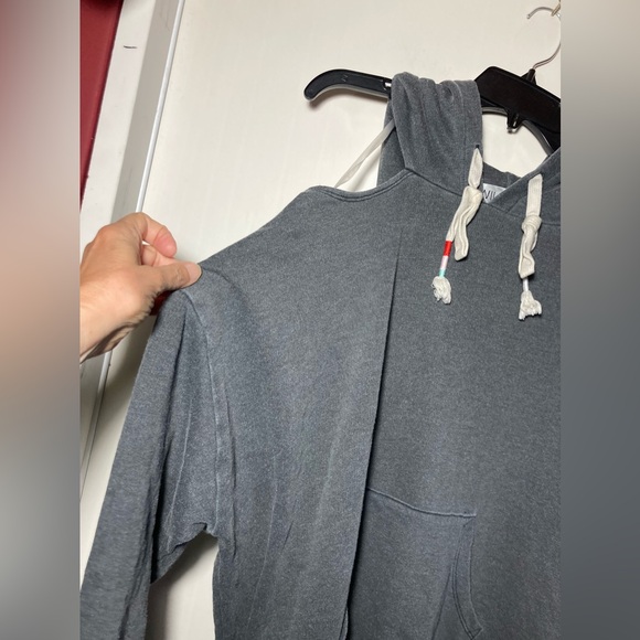 Wildfox Women’s Shady Lady Pullover Hoodie Kangaroo Pocket 1 Cold Shoulder Large - Picture 6 of 16